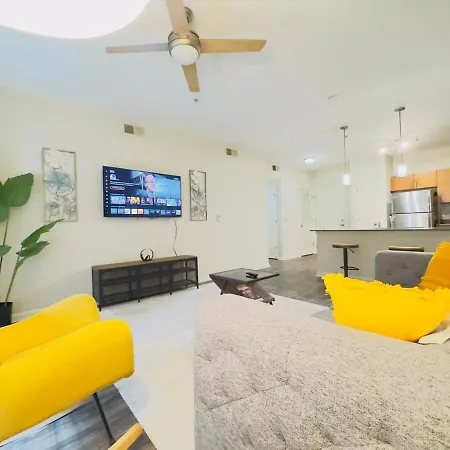 Exquisite Immaculate 1 Bed Apt